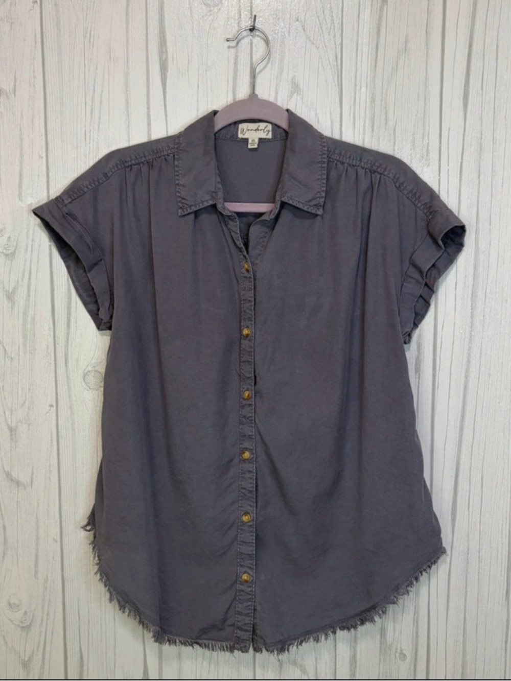 WONDERLY Women’s Gray Chambray Raw Hem Buttton Down, XS